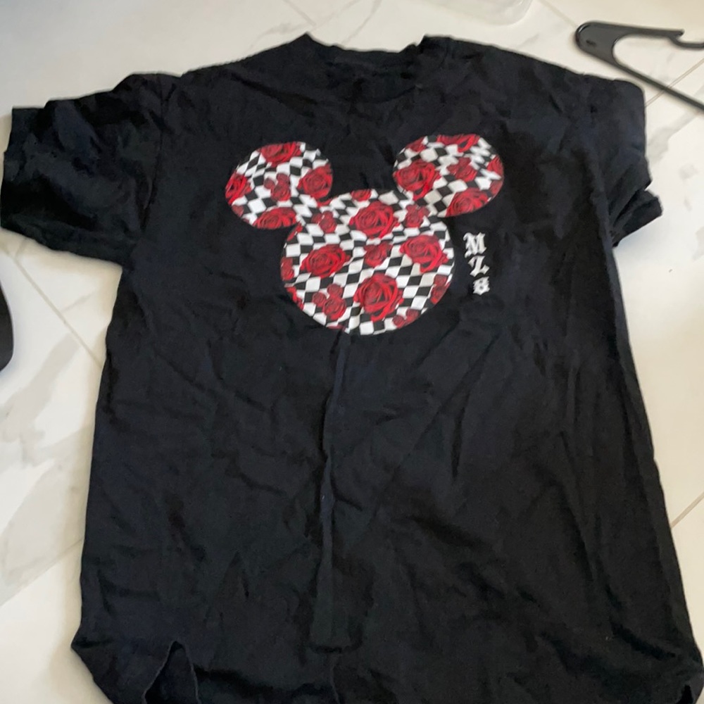men’s medium t shirt